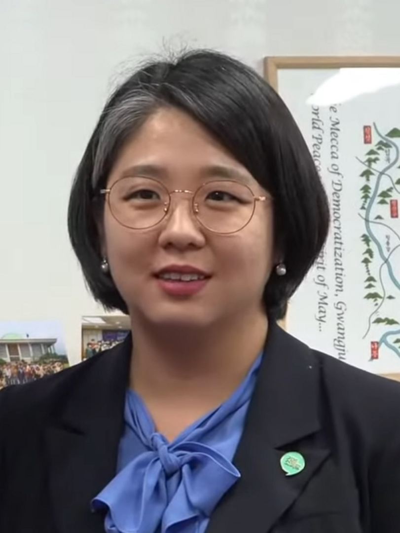 2025년 8월 용혜인 기본소득당 대표의 얼굴 사진(영상 갈무리). 2026년 장관 후보자 시기 사진이 아닌 대체 사진