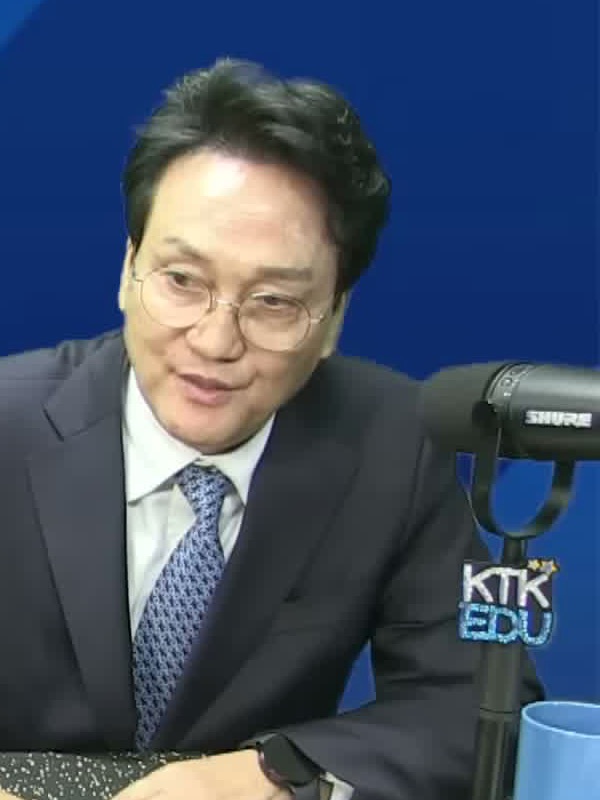 유튜브 대담 방송에 출연한 안민석(2026년 1월 교육감 출마 무렵, 10월 국감 장면 아님)
